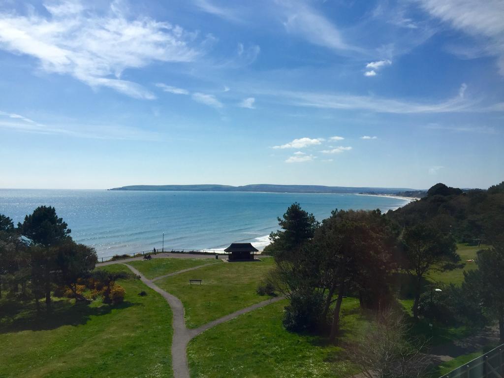 Hotel Riviera By The Sea Bournemouth Bagian luar foto