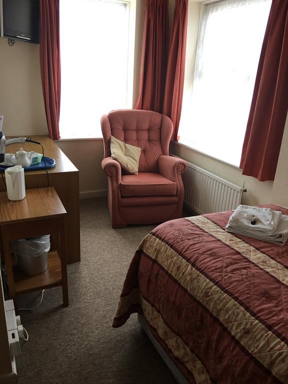 Hotel Riviera By The Sea Bournemouth Bagian luar foto
