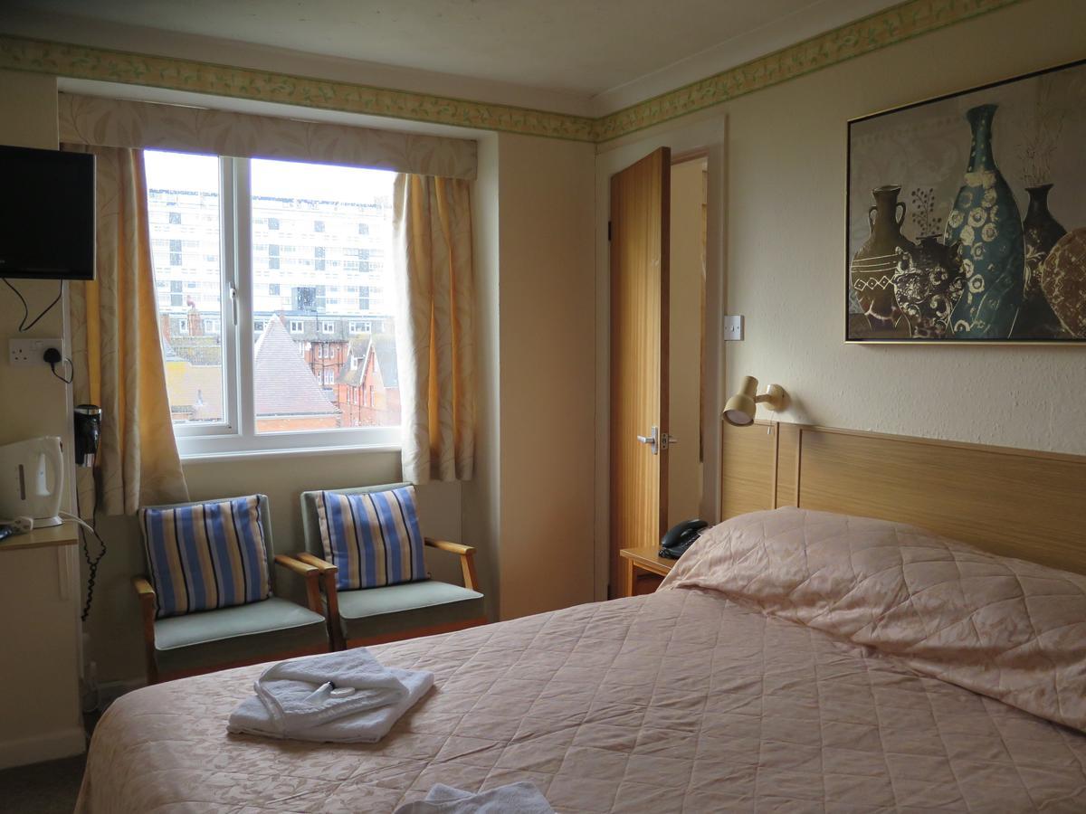 Hotel Riviera By The Sea Bournemouth Bagian luar foto