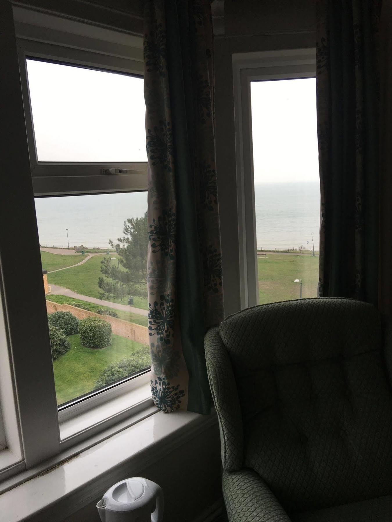 Hotel Riviera By The Sea Bournemouth Bagian luar foto