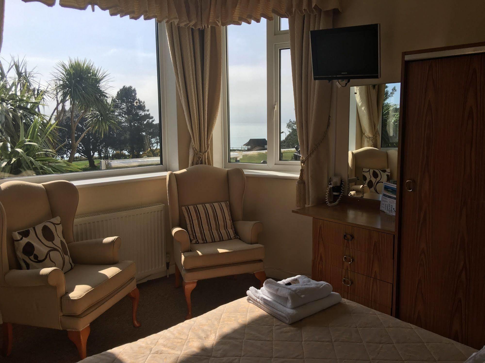 Hotel Riviera By The Sea Bournemouth Bagian luar foto