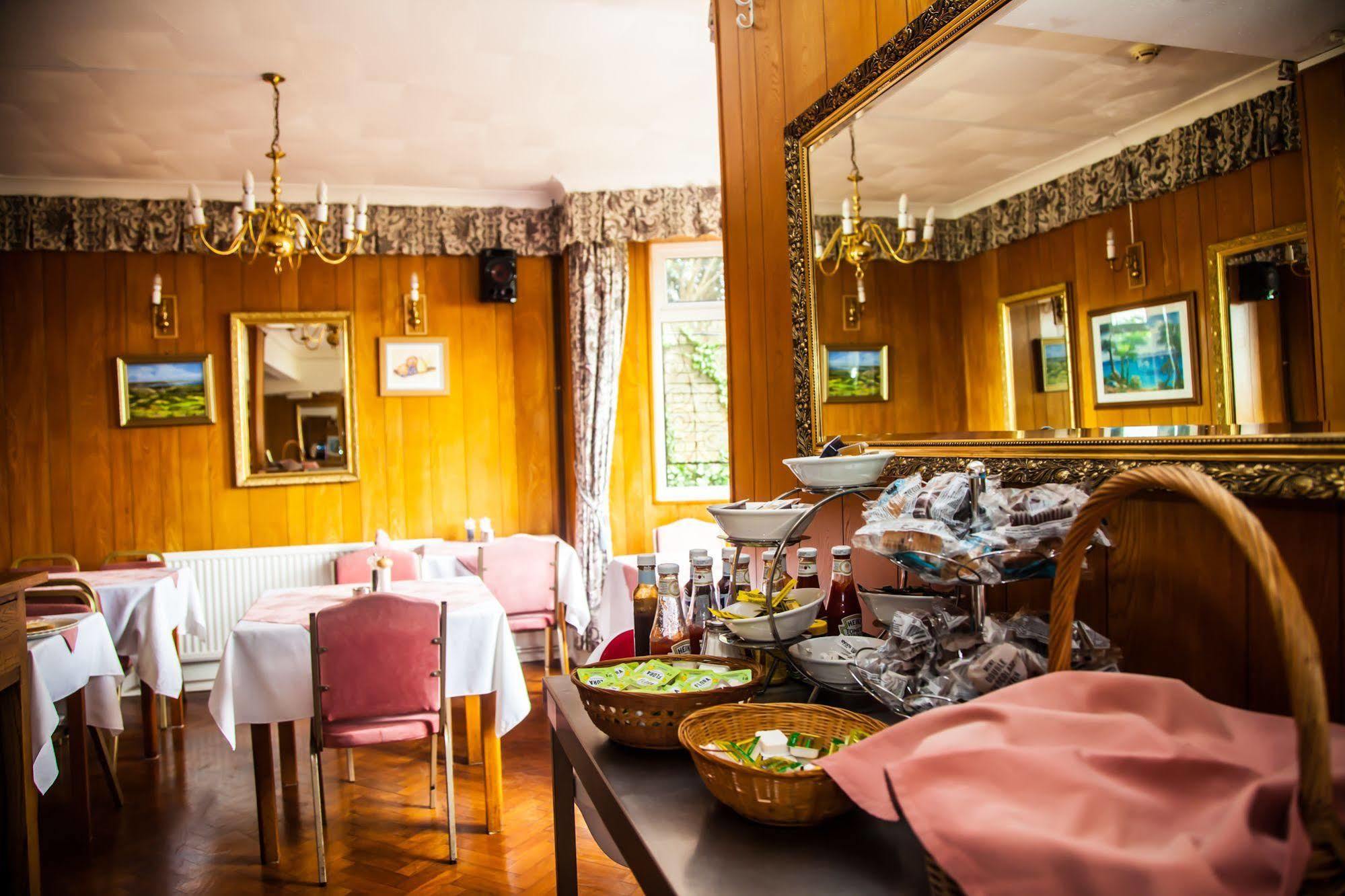Hotel Riviera By The Sea Bournemouth Bagian luar foto
