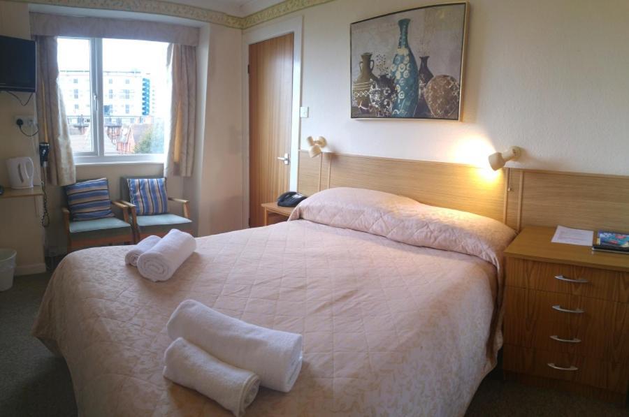 Hotel Riviera By The Sea Bournemouth Bagian luar foto